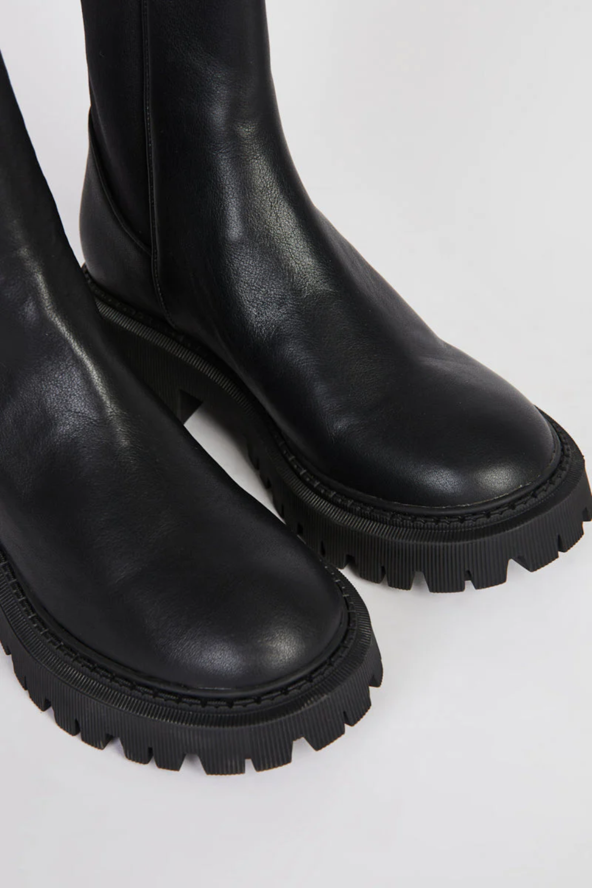 Guided Pull On Boot in Black (vegan) | Intentionally Blank