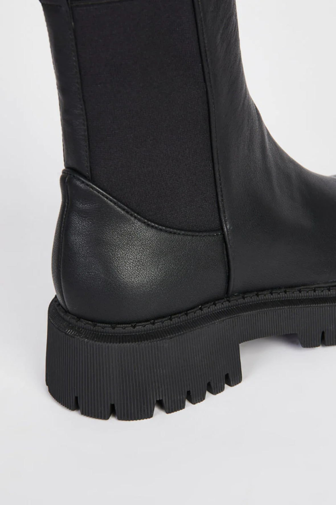 Guided Pull On Boot in Black (vegan) | Intentionally Blank